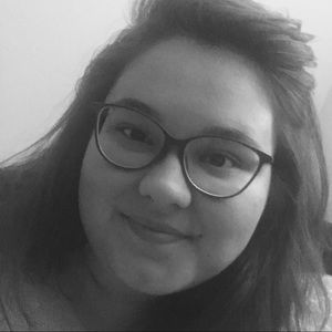 Meet your Posher, Chloe